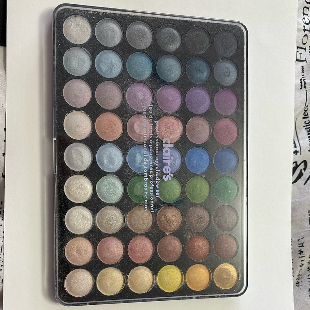 Claire's Multicolor Eyeshadow Palette